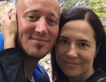 Nadiia und Gottfried sind glücklich